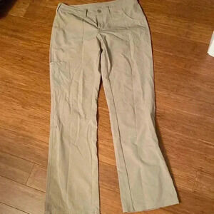 The North Face khaki color women’s lightweight pants - size 8 - lots of pockets